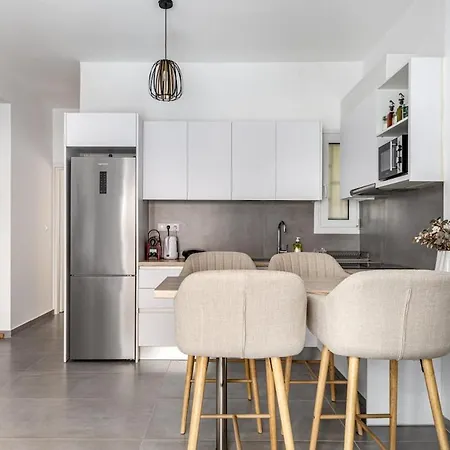 Selesta - Stylish 2 Bedroom In * Athens