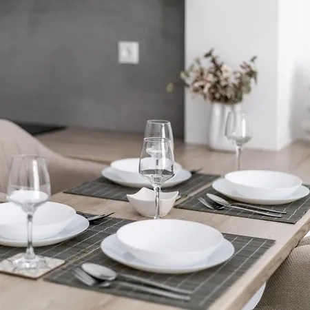 Selesta - Stylish 2 Bedroom In *